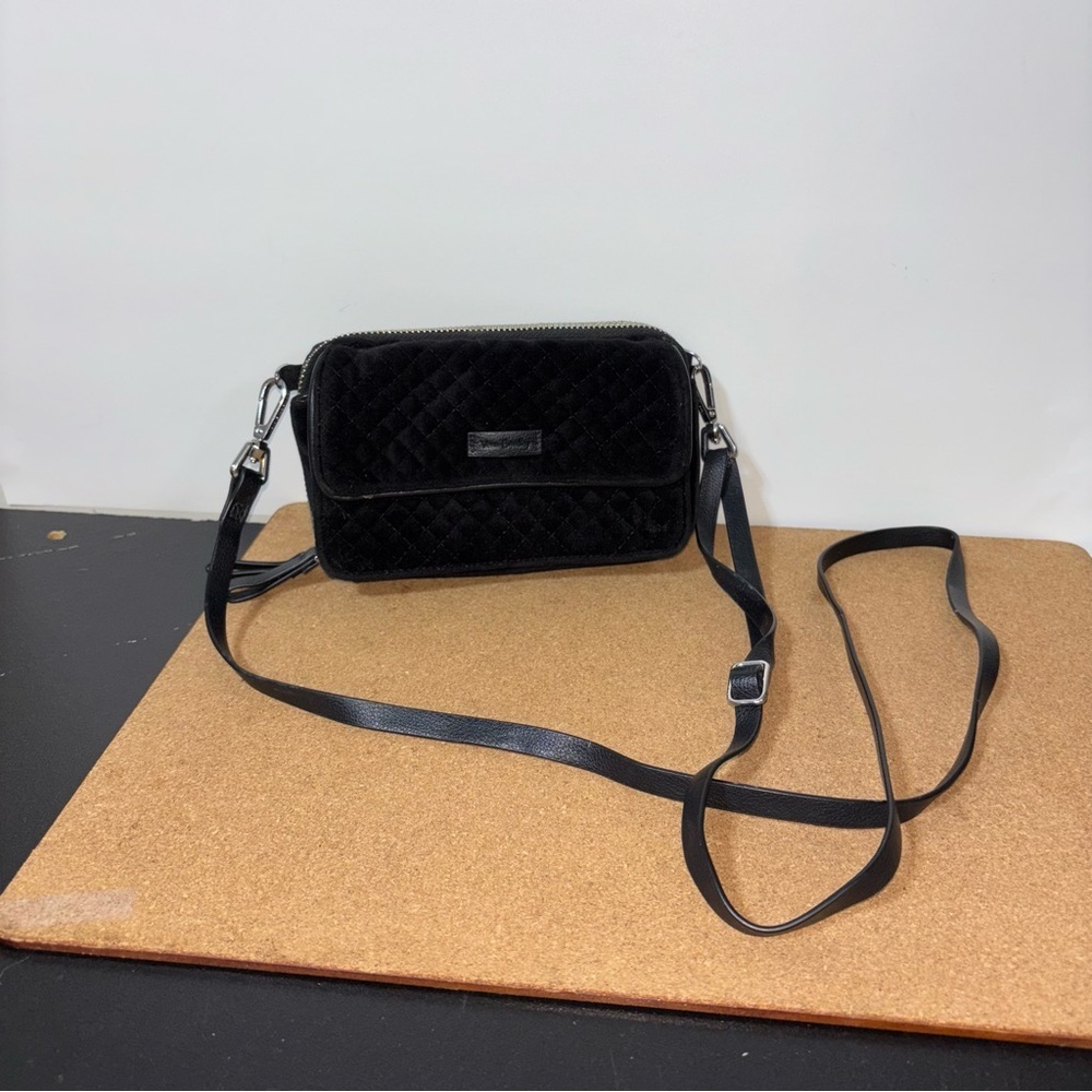Vera Bradley Black Quilted Velvet Crossbody Bag 7x5 - Picture 1 of 8